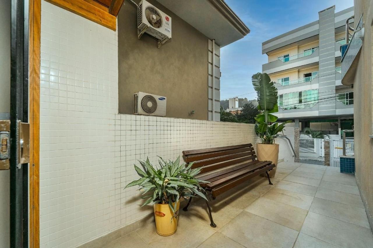 Residencial Edite No Centro De Bombinha 봄비나스 외부 사진